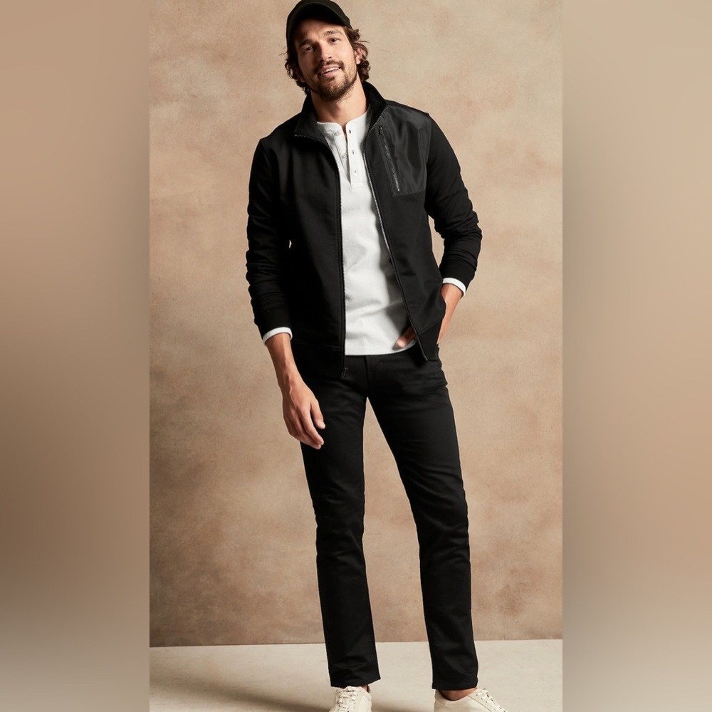 EUC Men’s Banana Republic slim fit black Traveler pant, 30x32
